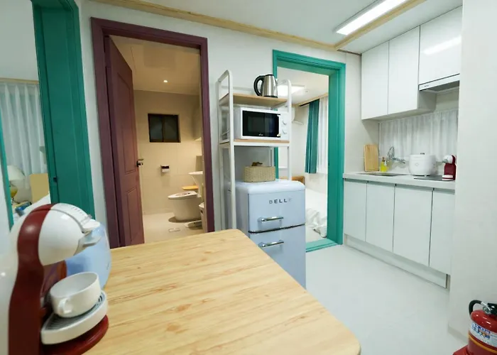 K-beauty Salon Stay, 5-min Walk To Yeonsinnae Station, Gtx-a 5 Min To Station, Gyeongbokgung, Hongdae, 명동, Bukhansan & Goyang Sports Complex, Sleeps 5 Villa *