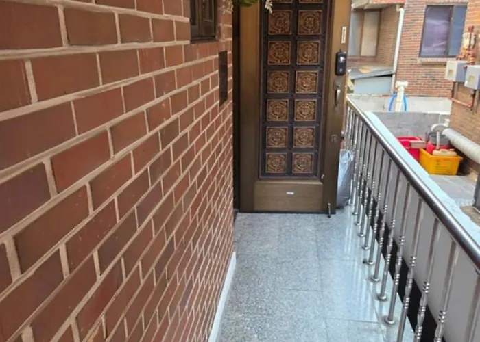 K-beauty Salon Stay, 5-min Walk To Yeonsinnae Station, Gtx-a 5 Min To Station, Gyeongbokgung, Hongdae, 명동, Bukhansan & Goyang Sports Complex, Sleeps 5 Villa