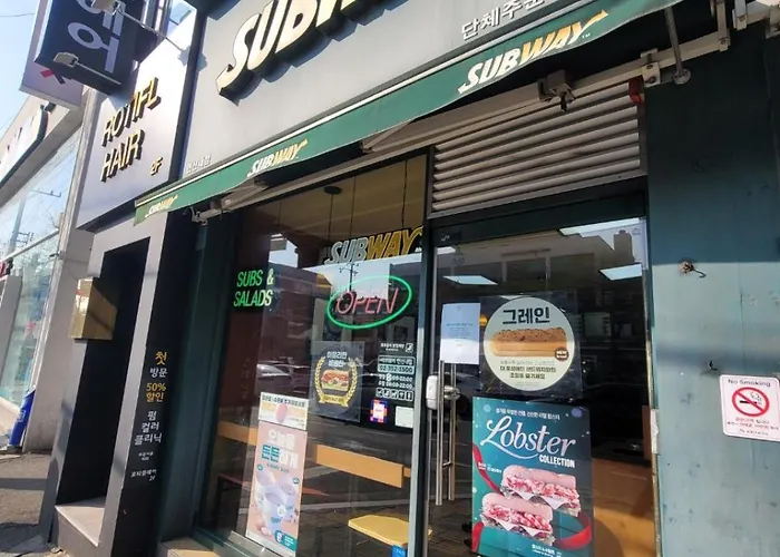 Villa K-beauty Salon Stay, 5-min Walk To Yeonsinnae Station, Gtx-a 5 Min To Station, Gyeongbokgung, Hongdae, 명동, Bukhansan & Goyang Sports Complex, Sleeps 5 *