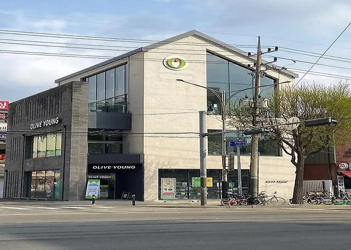 K-beauty Salon Stay, 5-min Walk To Yeonsinnae Station, Gtx-a 5 Min To Station, Gyeongbokgung, Hongdae, 명동, Bukhansan & Goyang Sports Complex, Sleeps 5