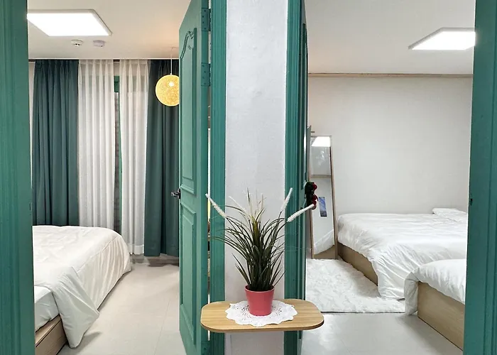 Villa K-beauty Salon Stay, 5-min Walk To Yeonsinnae Station, Gtx-a 5 Min To Station, Gyeongbokgung, Hongdae, 명동, Bukhansan & Goyang Sports Complex, Sleeps 5 *